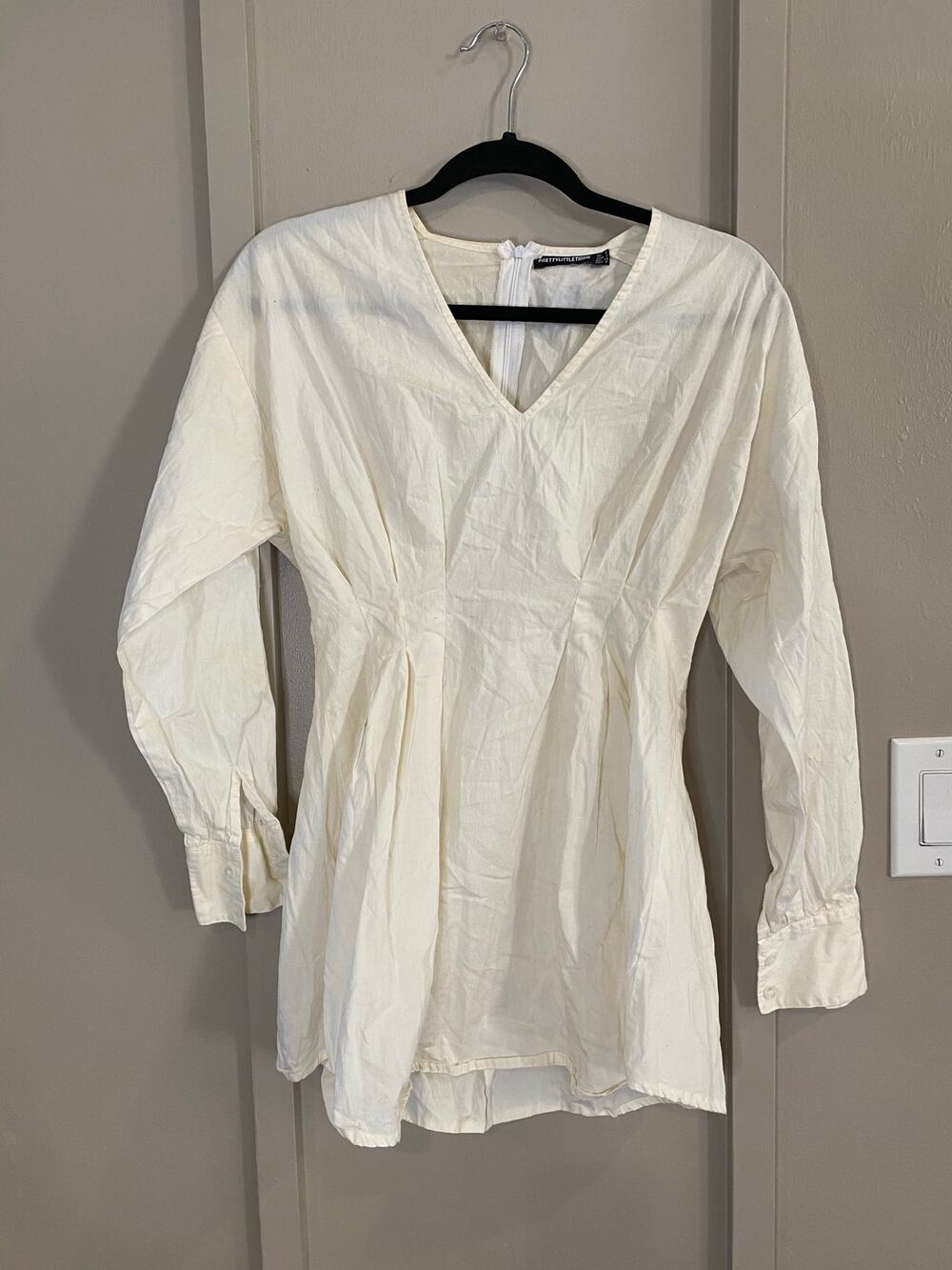 White Woven V Neck Pleated Waist Shirt Dress by PrettyLittleThing SZ 2